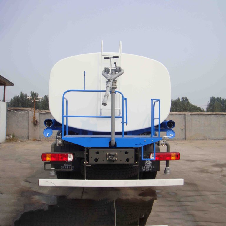 Sinotruk Howo 6x4 Water Tank Truck (9)