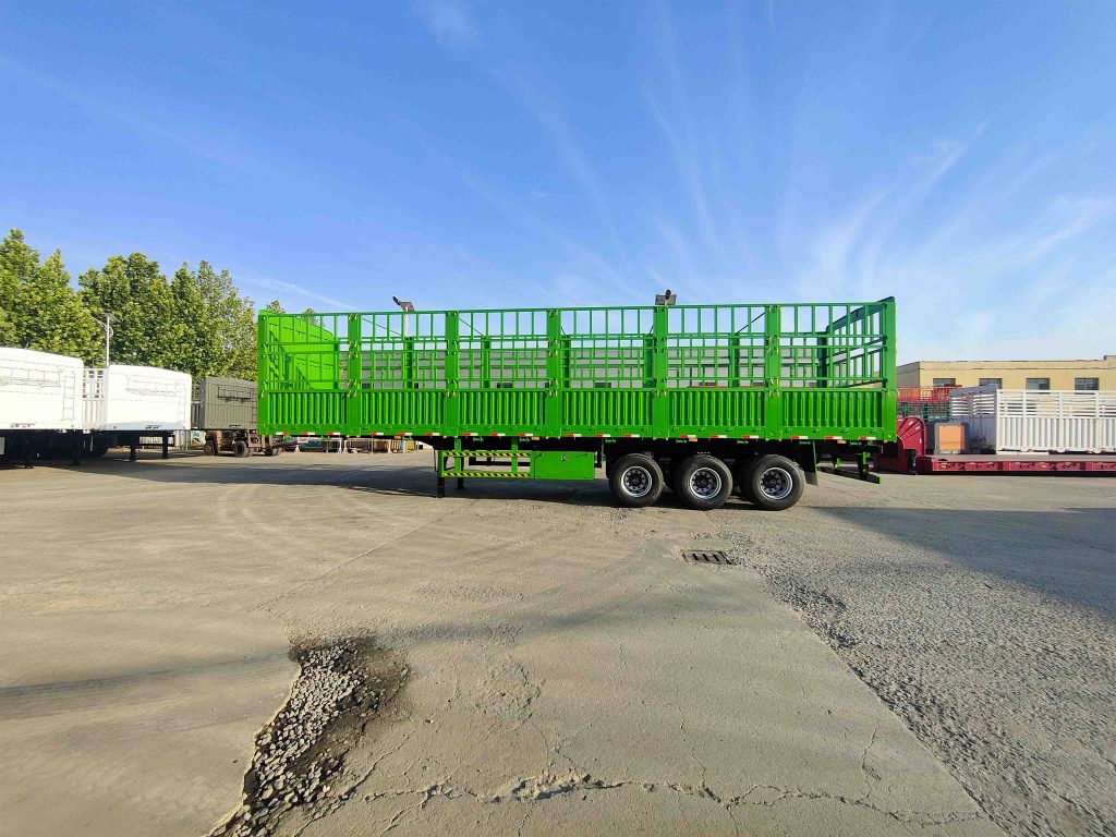 LUCKIN 3 Axle 60 Ton Heavy Duty Fence Cargo Truck Trailers Drop Side Wall Semi Trailer插图2