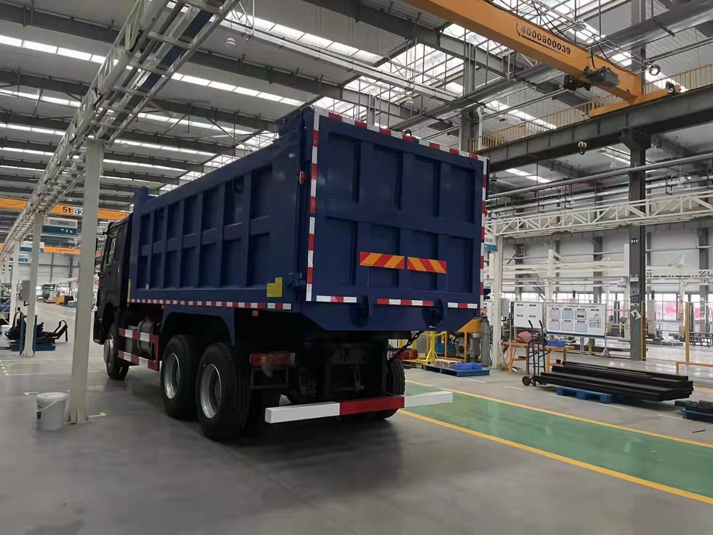 Efficient Hauling with Luckin’s Hot Selling HOWO Dump Truck – 6X4, 371HP Power!插图2