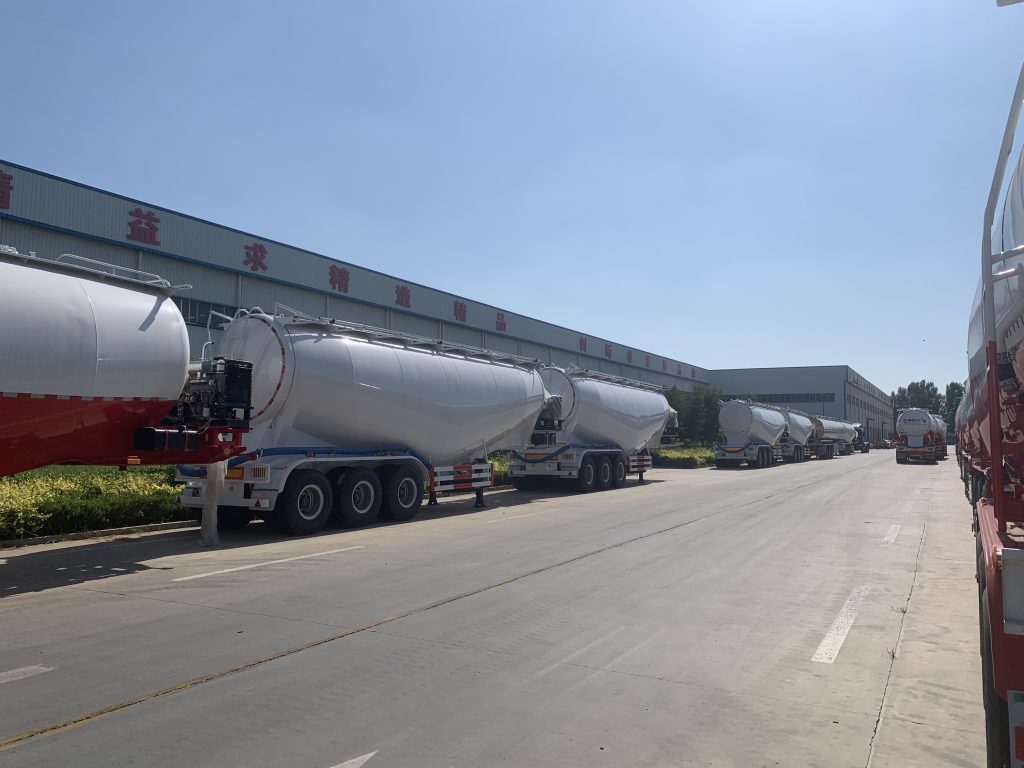 3 Axle 40CBM Bulk Cement Trailer插图3