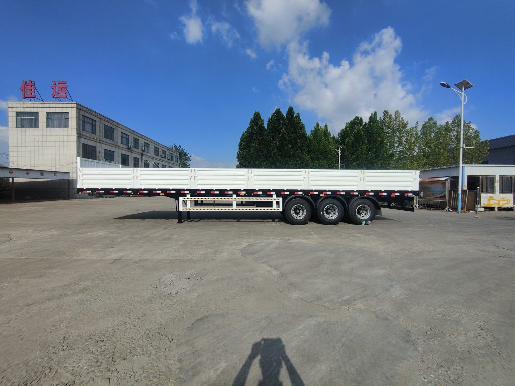 Best Price LUCKIN 3 Axle Side Wall Cargo Semi Trialer插图2