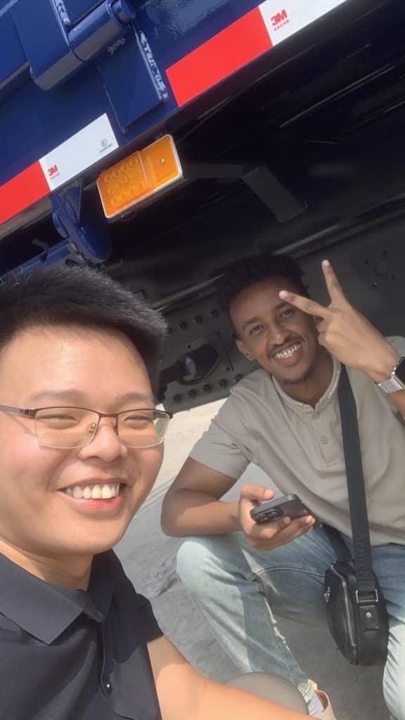 Customer From Somalia Ordered Trucks From Our LUCKIN Factory插图5