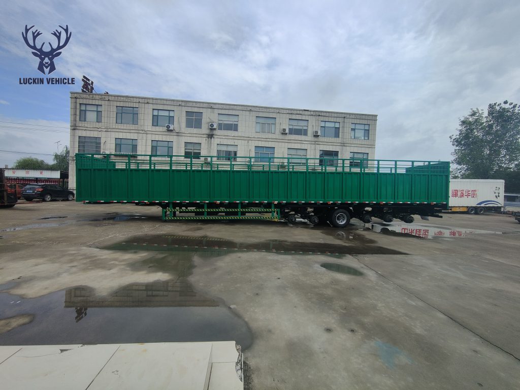 Luckin 60 Ton 4 Axle Fence Stake Cargo Unility Trucks Semi Trailer插图3