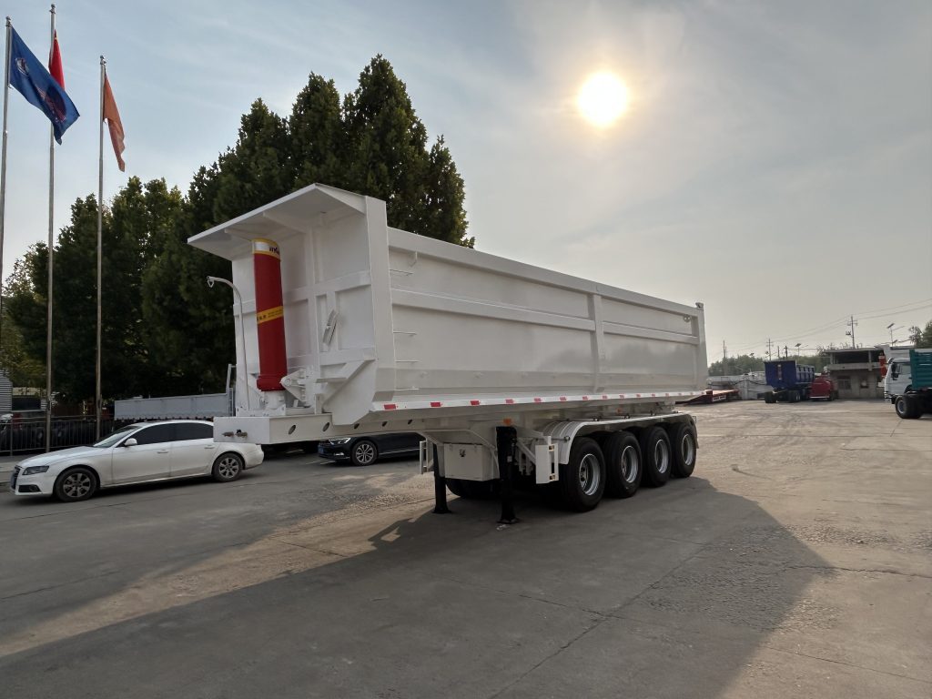 LUCKIN 4 Axle Rear Dump Tipper Semi Trailer With HYVA Hydraulic Lifiting Cylinder插图1