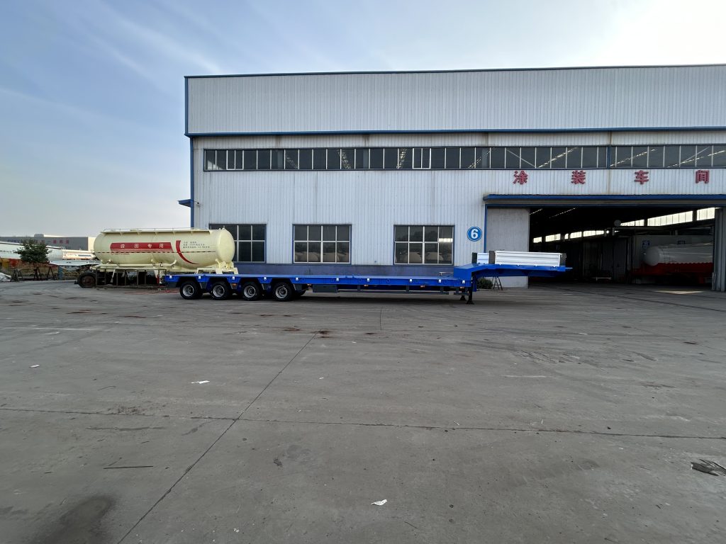 4 Axle Lowbed Semi Trailer for Sale in Russia插图5